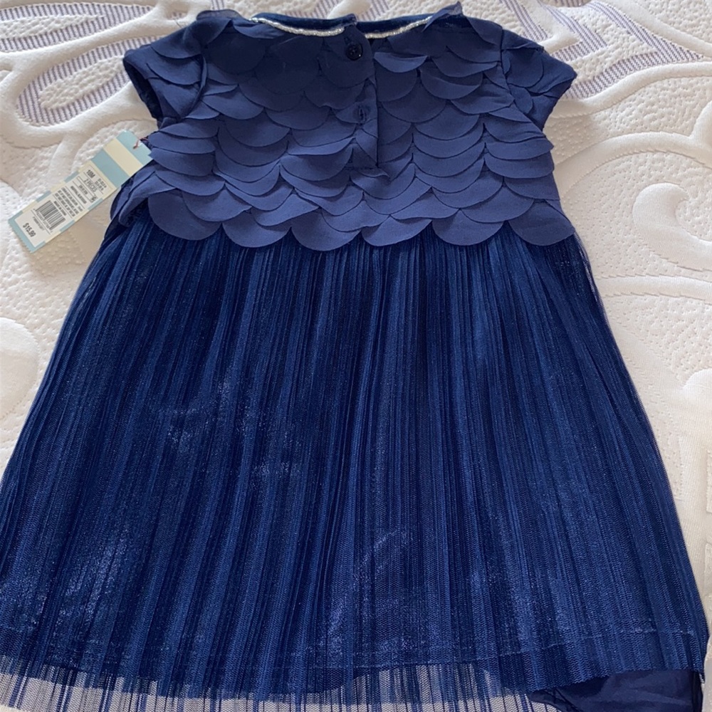 Dress - Picture 3 of 4